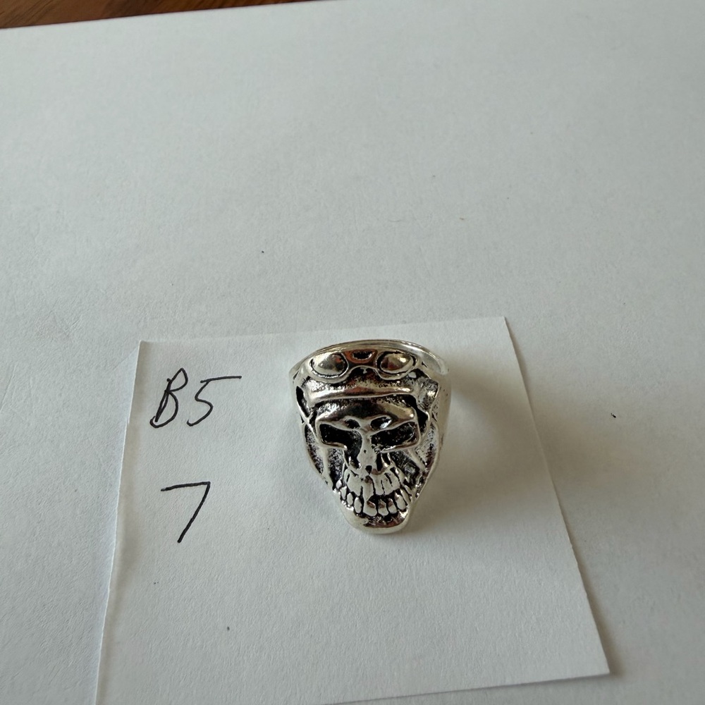 Silver‎ Skull Ring
